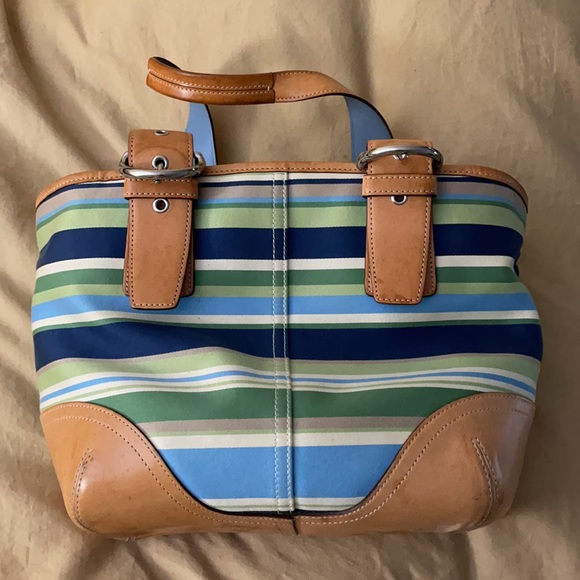 Coach summertime bucket bag and wristlet - Picture 5 of 12